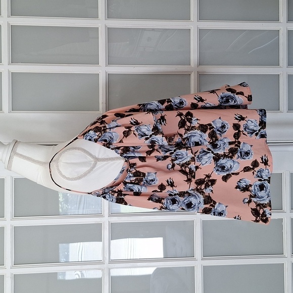 Blue Rain x Francesca's Cold Shoulder Floral Blouse - Picture 2 of 13